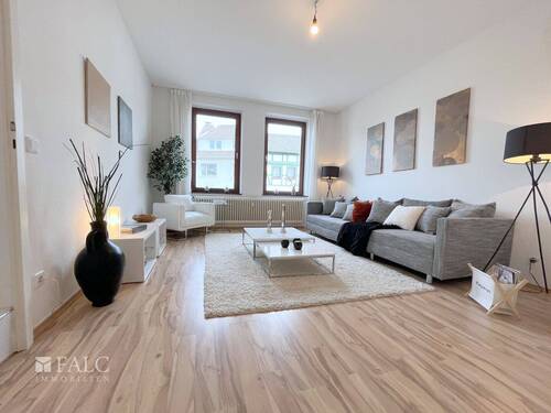  EG-Wohnung_Wohnzimmer - 1 Zimmer Mehrfamilienhaus, Wohnhaus zum Kaufen in Bonn / Muffendorf