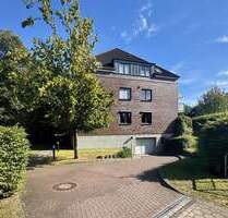 Elegante Terrassenwohnung mit Tiefgaragenstellplatz und Fahrstuhl - Hamburg / Duvenstedt