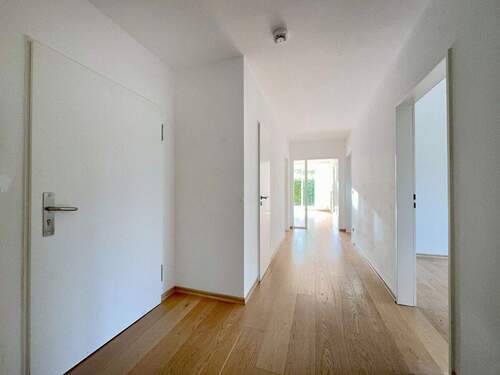 Flur - 3 Zimmer Etagenwohnung zum Kaufen in Hamburg / Duvenstedt