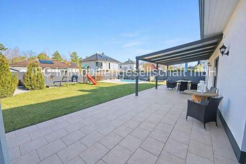 Blick auf das Grundstück - 