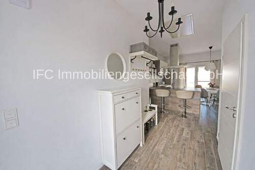 Hauseingangsbereich - 4 Zimmer Bungalow in Dessau-Roßlau