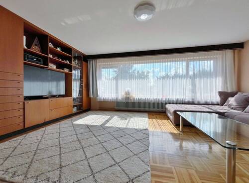 Bild 2 - 7 Zimmer Einfamilienhaus zum Kaufen in Neuhausen ob Eck