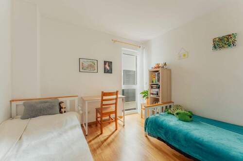 Zimmer 2 - 