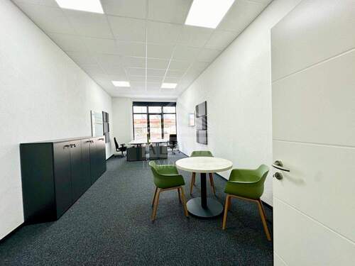 Büro - Gewerbefläche in Heidenheim zu vermieten Büro (440m²) & Lager (344m²) direkt an der B 19