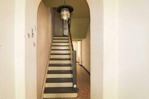 Treppenhaus 1.OG - 7 Zimmer Reihenmittelhaus in Alsdorf