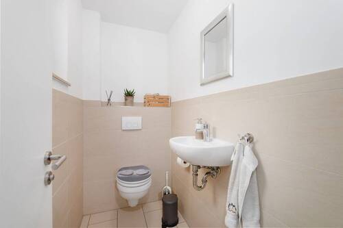 Separates WC EG Hinterhaus - 