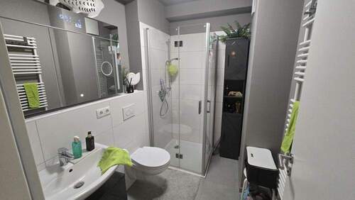 Badezimmer - 3 Zimmer Etagenwohnung zur Miete in Lübeck