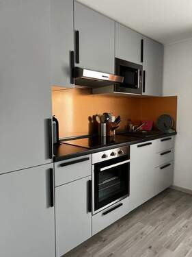 -
- 3 Zimmer Etagenwohnung in Frankfurt am Main