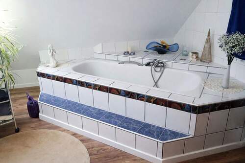 Bad im Dachgeschoß - Wanne - 