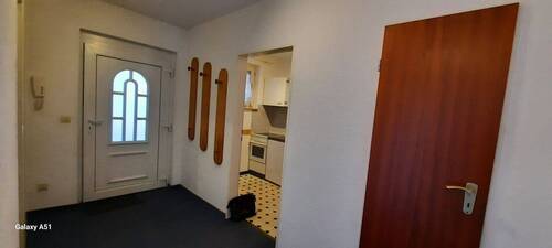 Flur mit Küchen-Tür.jpg - 