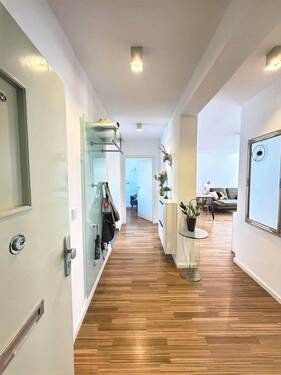 Eingang / Flur - 3 Zimmer Etagenwohnung zum Kaufen in Hannover
