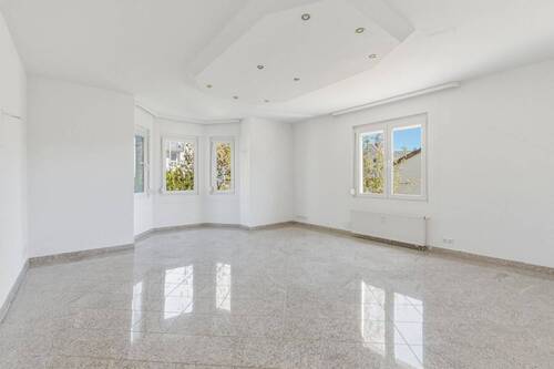 Zimmer 2_Wohnen - 3 Zimmer Etagenwohnung zum Kaufen in Weilheim an der Teck