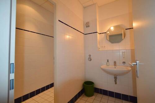WC - 
