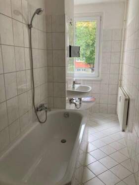 Tageslichtbad - Etagenwohnung mit 46,80 m² in Bernburg (Saale) zur Miete