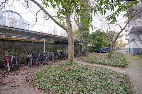 Abgeschlossene, überdachte Fahrradstellplätze - 