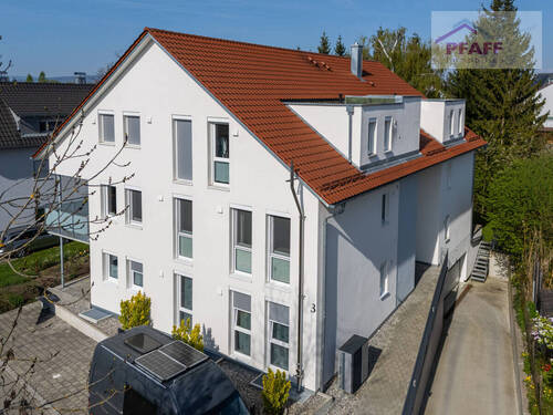 1 - Bachgasse-1 - Zuhause ankommen in Allensbach! Traumhafte Wohnung mit 2 PKW-Stellplätzen und Küche in guter Lage