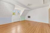 Zimmer 1 / Kinderzimmer_Arbeiten - 3 Zimmer Etagenwohnung in Weilheim an der Teck