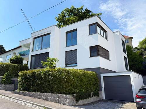 Hausansicht - 4 Zimmer Etagenwohnung zur Miete in Stuttgart