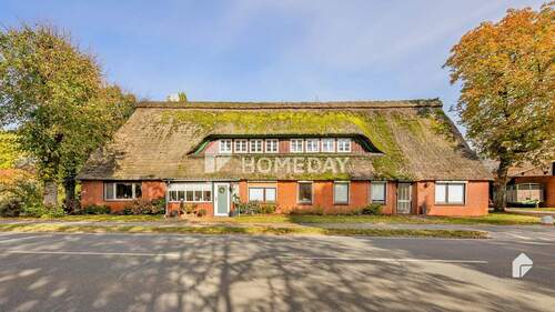 Außenansicht 2 - Unter Reet: Flexibel nutzbares MFH im Bauernhausstil 