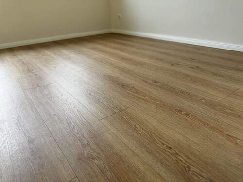 Aktueller Vinylboden - Erstbezug, helle 3 Zimmerwohnung mit Loggia, Fußbodenheizung, Mietkauf möglich, offene Besichtigung