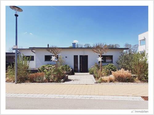 145-2025 Straßenseite.jpg - 3 Zimmer Mehrfamilienhaus, Wohnhaus in Wörnitz