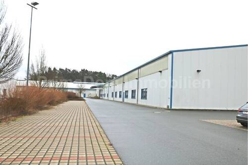 Halle und Stellplätze - Halle in Gremsdorf zur Miete