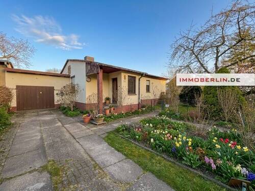 1 - 4 Zimmer Bungalow zum Kaufen in Teltow