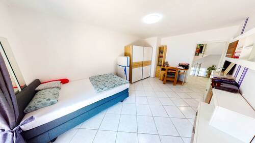 Zimmer 5 OG 2/2 - 