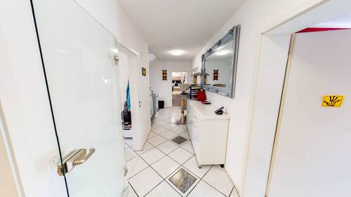 Flur EG - Mehrfamilienhaus, Wohnhaus mit 310,00 m² in Ingolstadt zum Kaufen