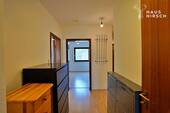 Flur (Blick aus Badezimmer) - 