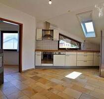 Helle 2,5-Zimmer-Wohnung in Dietlingen - Komfort mit EBK & Außenstellplatz - Keltern