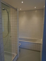Badewanne und Dusche - 