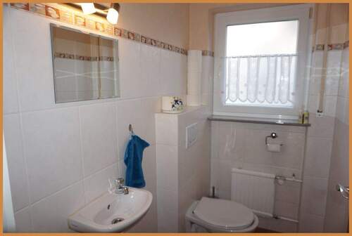 Gäste-WC Erdgeschoss - 