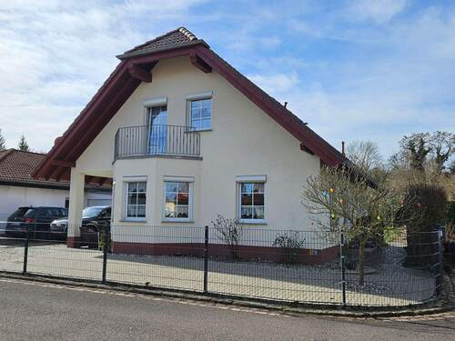 Hausansicht - 4 Zimmer Einfamilienhaus zum Kaufen in Stendal