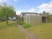 Gewächshaus im Garten - 