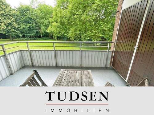 01 - Reizvolle Wohnung mit sonnigem West-Balkon und Fahrstuhl.