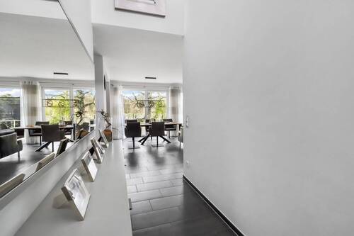 Flur - 6 Zimmer Doppelhaushälfte zum Kaufen in Gütersloh