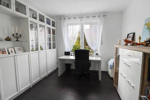 Büro - 6 Zimmer Doppelhaushälfte in Gütersloh