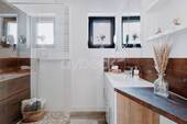 Badezimmer mit Dusche - 