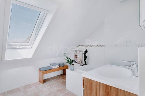 Badezimmer mit Badewanne - 