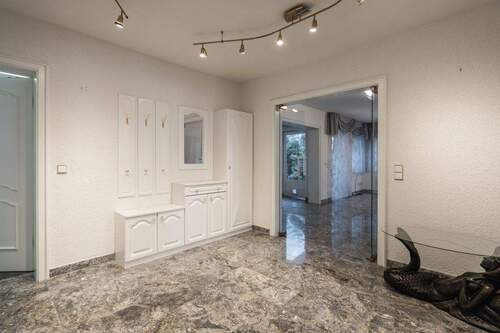 Eingangsbereich - 7 Zimmer Einfamilienhaus in Marxzell / Pfaffenrot