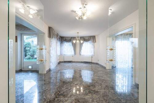 Wohnzimmer - Einfamilienhaus mit 175,00 m&sup2; in Marxzell / Pfaffenrot zum Kaufen