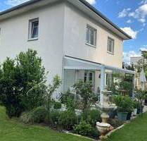 Wunderschön gelegenes Einfamilienhaus im Villenpark sucht neue Bewohner - Potsdam Groß Glienicke