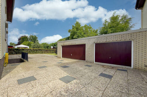 Garage - 
