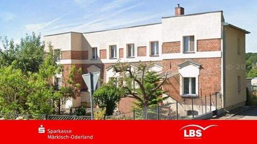 Aussenansicht - Großzügiges Wohnhaus mit Potenzial