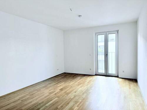 Großzügiges Schlafzimmer unmöbliert - 