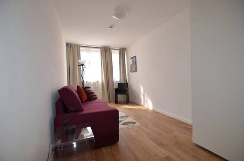Gästezimmer - Etagenwohnung mit 100,00 m&sup2; in München zur Miete
