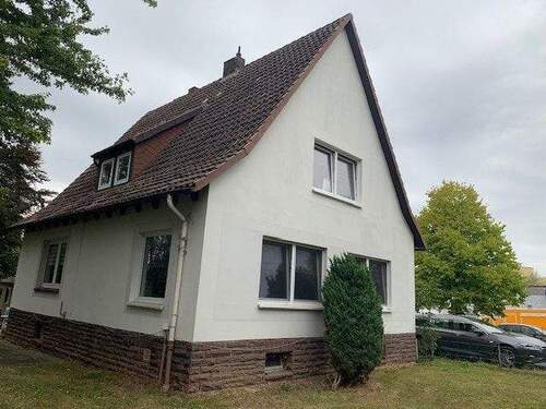 3 - 6 Zimmer Einfamilienhaus in Boffzen