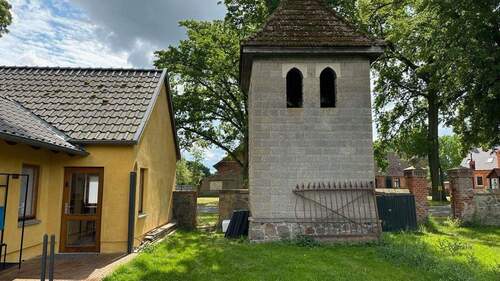 Der hintere Eingang. - Mehrfamilienhaus, Wohnhaus mit 49,00 m&sup2; in Krams zur Miete