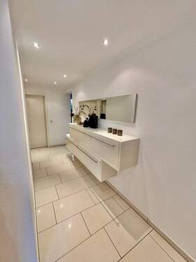 WE1 Eingang Flur - 8 Zimmer Mehrfamilienhaus, Wohnhaus in Alsdorf